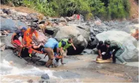  ?? ARCHIVO ?? La aeronave es matrícula TI-AZA y cayó en las márgenes del río Savegre en la zona sur.