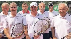  ?? FOTO: POST-SV ERKELENZ ?? Die Herren 65 des Post-SV Erkelenz schafften den Aufstieg in die 1. Verbandsli­ga (v.l.): Robert Hübgens, Dietmar Hülser, Edi Swoboda, Herbert Fervers, Roland Jaspers, Wolfgang Weuthen und Rolf Werth.