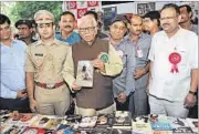  ?? HT PHOTO ?? Governor Ram Naik inaugurati­ng the book fair at Moti Mahal Lawns on Friday.