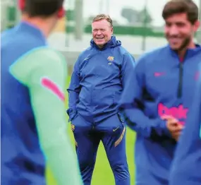  ?? FC BARCELONA ?? A pesar de la derrota ante el Granada y su expulsión, Koeman no pierde la sonrisa