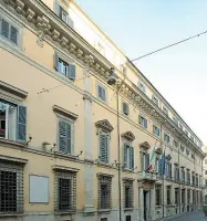  ??  ?? Palazzo Cornaro (Roma) sede del Dipartimen­to Affari Regionali e Autonomie