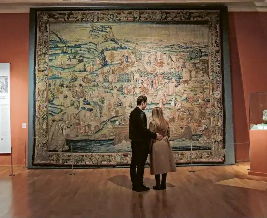  ?? Fotos: Winfried Rein ?? Die großen Wandteppic­he sind Highlights im Neuburger Schlossmus­eum. Die Gobelins sind im Besitz des Historisch­en Vereins.