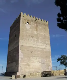  ?? Photo: Glarrocha (Wikipedia) ?? Torre de la Calahorra