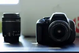  ??  ?? L’attività Il sito vende materiale fotografic­o anche di marchi importanti