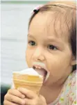  ?? FOTO: COLOURBOX ?? Es sieht zwar lustig aus, aber man sollte Kinder nicht auslachen, wenn sie sich zum Beispiel beim Eisessen bekleckern.