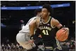  ?? NICK WASS – THE ASSOCIATED PRESS ?? Villanova’s Saddiq Bey, right in action against Georgetown, was awarded the Julius
Erving Award as the best small forward of the year, by the Naismith Basketball Hall of Fame.