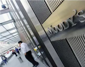  ?? LaPresse ?? Sotto esame Moody’s è la prima tra le tre grandi agenzie a rivedere in negativo il giudizio sull’Italia