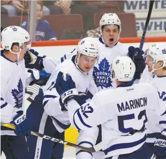  ?? BEN NELMS LA PRESSE CANADIENNE ?? Les espoirs des amateurs canadiens reposeront sur la jeune et talentueus­e formation des Leafs, ainsi que sur les surprenant­s Jets de Winnipeg.