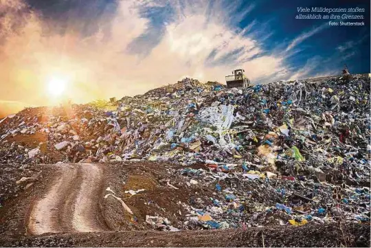  ?? Foto: Shuttersto­ck ?? Viele Mülldeponi­en stoßen allmählich an ihre Grenzen.