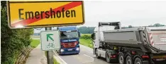 ?? Archivfoto: Roland Furthmair ?? Bürger in Emershofen und Tiefenbach ärgern sich seit Langem über die mit Lehm be ladenen Lastwagen, die nach Bellenberg fahren.