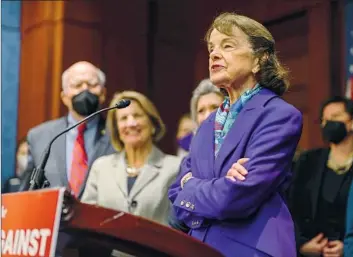  ?? Kent Nishimura Los Angeles Times ?? SOME LIBERALS thought Sen. Dianne Feinstein, shown in 2022, was too conservati­ve, and conservati­ves considered her too liberal. She was a centrist, an endangered species in today’s world, George Skelton writes.
CAPITOL JOURNAL