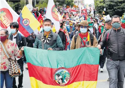  ?? I EFE ?? Indígenas asisten a una manifestac­ión en el Día de la Independen­cia de Colombia en Bogotá.