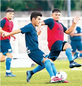  ??  ?? Experienci­a. Esta es la segunda convocator­ia de Garay a la selección.