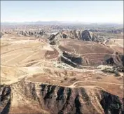  ?? Al Seib Los Angeles Times ?? BEFORE the new permit was granted, the Santa Clarita Valley landfill was to close by November 2019.