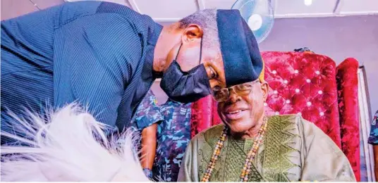  ?? ?? Vice President Yemi Osinbajo, SAN, (left), pays a courtesy visit to the Olubadan of Ibadan Land Oba Lekan Balogun, and engages with stakeholde­rs of the Oyo State APC Chapter in Ibadan, Oyo State on April 22, 2022.