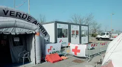  ?? (foto Biasioli) ?? Triage All’ospedale, via le tende per il triage, arrivano i container