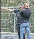  ??  ?? Mourinho y Zidane, juntos.