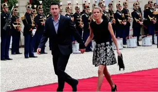  ?? ?? Tiphaine Auzière, fille de Brigitte Macron, et son mari Antoine arrivent à l'Élysée en 2017.