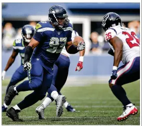  ?? OTTO GREULE JR / GETTY IMAGES ?? Defensive end Dwight Freeney is making a difference on the field and in the Seattle Seahawks’ locker room, bringing 16 years of experience.