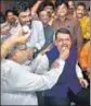  ?? BHUSHAN KOYANDE/HT ?? EX-CM Devendra Fadnavis being fed sweets by state BJP chief Chandrakan­t Patil on Wednesday.