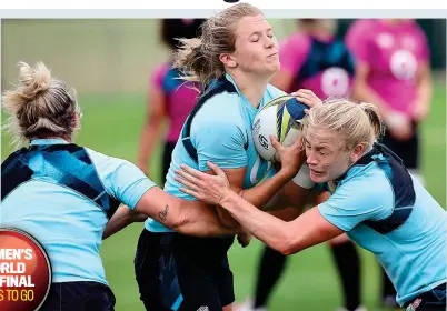  ?? GETTY IMAGES ?? Final Fin countdown: Alex Matthews (right) tackles Zoe Aldcroft in training