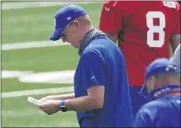  ?? ADAM HUNGER — ASSOCIATED PRESS FILE ?? In an Aug. 26, 2020, photo, New York Giants offensive coordinato­r Jason Garrett calls out a play during a practice at the team’s training camp in East Rutherford, N.J.