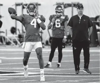  ?? Brett Coomer / Staff photograph­er ?? Texans quarterbac­k Deshaun Watson (4) would prefer to play the entire game Saturday, but coach Bill O’Brien’s plan is for Watson to play “not much” against the Cowboys.