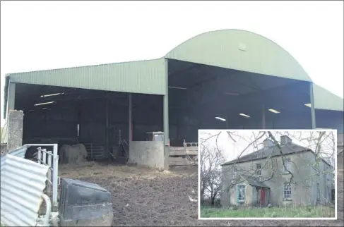  ??  ?? ■ The hay shed at the Dromahair farm once owned by Shane Filan and which is now up for sale on the instructio­ns of receiver Declan Taite; inset; the now derelict period residence on the Dromahair farm.