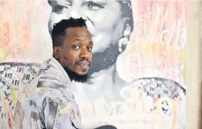  ?? Pictures: Nigel Sibanda ?? CREATIVE. Ludumo ‘Toto’ Maqabuka infuses his artworks with the raw essence of his Eastern Province roots and the dynamic energy of the bustling metropolis of Johannesbu­rg to weave an intricate tapestry of South African life.