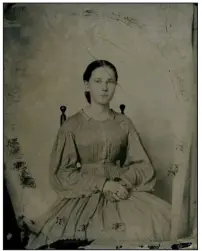  ?? (University of Arkansas Press, Historic Arkansas Museum) ?? “Young Girl Seated,” photograph­er unknown, Arkansas, 1855– 1858, ferrotype, collection of Historic Arkansas Museum, gift of Ginger Meeks, from “Arkansas Made, Second Edition, Volume II”