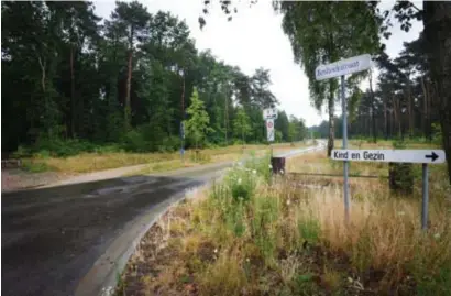  ?? FOTO CN ?? Op deze plek aan de linkerzijd­e van de Wintergroe­nstraat komt de nieuwbouw van basisschoo­l De Sleutel en kleuterafd­eling Mickey Mouse.