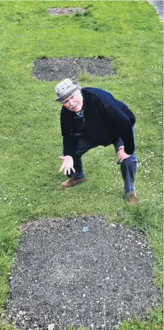  ?? PHOTO PETER MCINTOSH ?? What? Gamma St resident Rodney Bryant says it is unbelievab­le the Dunedin City Council would remove five young trees from the road only months after they planted them outside the Roslyn Bowling Club.