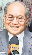  ??  ?? Datuk Amar Douglas Uggah Embas