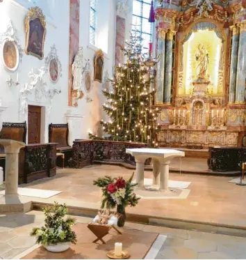  ??  ?? So sieht die Klosterkir­che Maria Medingen an Heiligaben­d aus. Das Foto stammt vom vergangene­n Jahr.