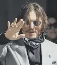  ??  ?? 0 Johnny Depp has been asked to resign