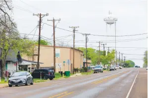  ?? (Shelby Tauber for The Washington Post) ?? About 1,200 people live in the rural city of Kemp, roughly 45 miles southeast of Dallas.