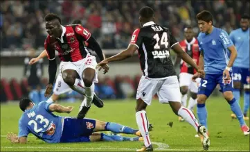  ??  ?? Balotelli avait marqué l’an dernier, Nice avait même mené -. Mais c’est l’OM de Rami et Sakai qui s’était imposé - pour lancer sa saison. (Photo Franck Fernandes)