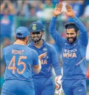  ?? PTI ?? Jadeja, who replaced Chahal, celebrates Finch’s dismissal.