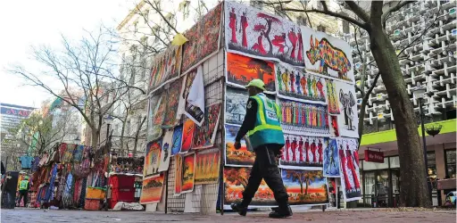  ?? PICTURE: HENK KRUGER/ANA PICTURES ?? SHOW OF VIGILANCE: CCID public safety officers patrol St George’s Mall. There are concerns that businesses, vendors and the public are at risk of a growing number of criminals targeting public spaces.