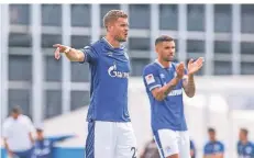  ?? FOTO: TIM REHBEIN/IMAGO ?? Schalkes neuer Torjäger Simon Terodde (l.) ist einer der Stars in der Zweiten Liga und könnte dort zum Rekord-Torschütze­n werden.