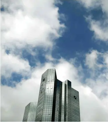  ?? Foto: dpa/Arne Dedert ?? Die Zentrale der Deutschen Bank in Frankfurt am Main