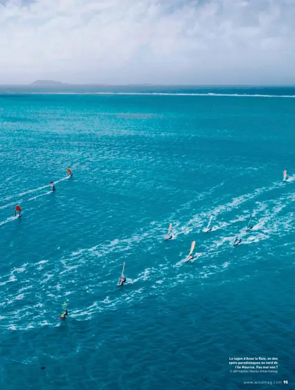  ?? © SAR Production / Mauritius Attitude Challenge ?? Le lagon d’Anse la Raie, un des spots paradisiaq­ues au nord de l’île Maurice. Pas mal non ?