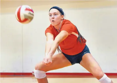  ?? JIM THOMPSON/JOURNAL ?? New Mexico’s Lauren Twitty is an All-Mountain West Conference outside hitter. She is one of just a few Lobos who have secured a starting spot under a new head coach.