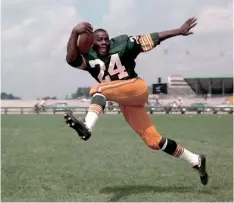  ?? MILWAUKEE JOURNAL SENTINEL ?? Former Green Bay Packers safety Willie Wood was inducted into the Pro Football Hall of Fame in 1989.