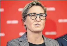  ?? FOTO: FABIAN SOMMER/DPA ?? Susanne Hennig-Wellsow, Co-Parteivors­itzende der Linken, tritt zurück. Im Juni könnte es Neuwahlen geben.
