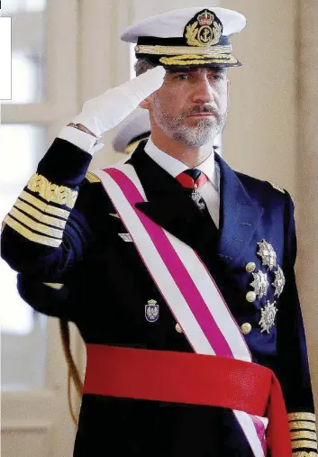  ?? FOTO ANSA / LAPRESSE ?? Le colpe dei padri
Il re Felipe VI. Accanto, Juan Carlos I. Sotto, con Francisco Franco