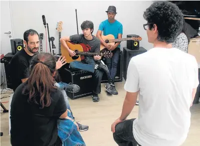  ?? LOURENÇO CASTANHO ?? Itinerário­s. A produção musical no Lourenço Castanho se encaixa na área de Linguagens