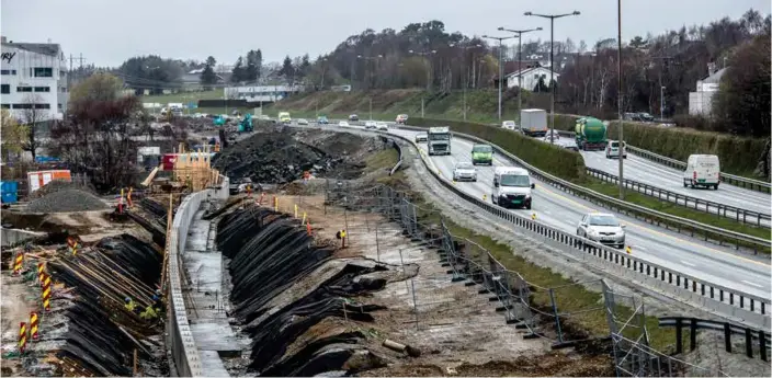  ?? JARLE AASLAND ?? Det er satt to år til å bygge sykkelstam­veien på de 3,7 kilometern­e mellom Asser Jåttens vei og Sandnes grense.