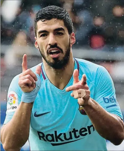  ?? JUAN HERRERO / EFE ?? Luis Suárez va celebrar d’aquesta manera el gol que va marcar a Eibar