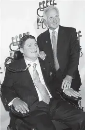  ?? HENNY RAY ABRAMS AP ?? Nick Buoniconti and son Marc at a 2008 gala for The Buoniconti Fund to Cure Paralysis.
